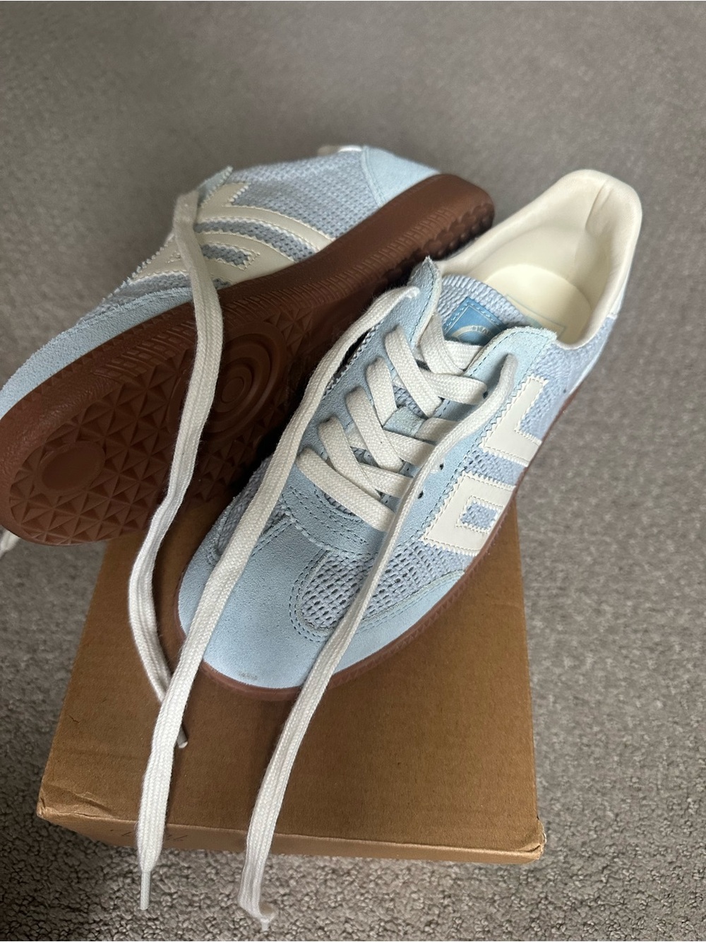 Back 70 Women’s Light Blue Mesh Sneakers with White Logo and Gum Sole NEW in box - Picture 4 of 6